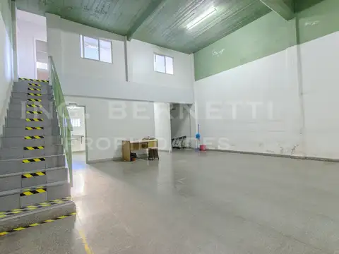 Galpon en Alquiler en Villa Pueyrredon, $ 4.000.000