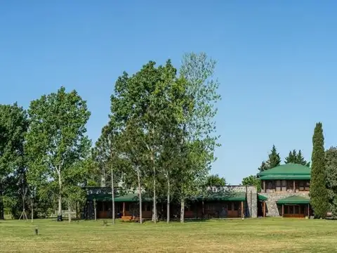 Casa 7 ambientes con 4 baños