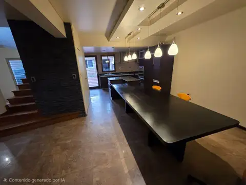 Casa en Venta con 4 cocheras