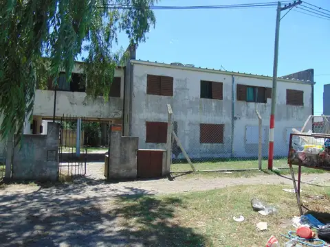 Casa con Cochera | Opción a 2 Dormitorios | Oportunidad