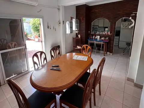 Casa - Venta - Argentina, Castelar - Los Indios 2100