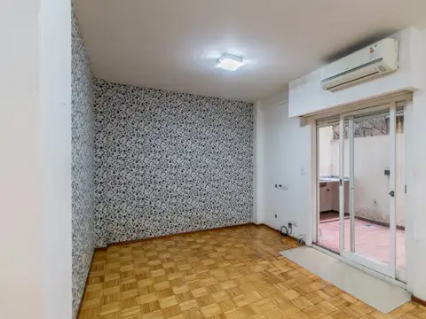 Av la plata 300 , Piso 1