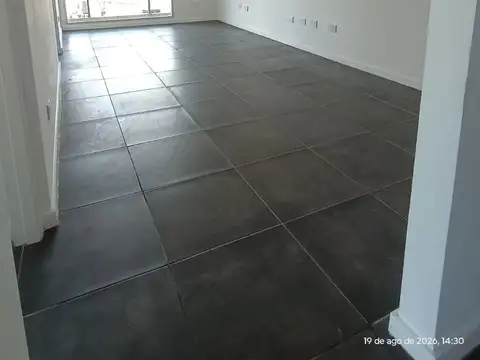Departamento de 2 dormitorios con balcón aterrazado, parrillero y cochera 1° piso