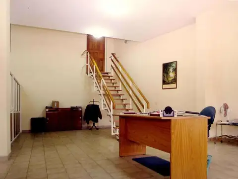 Galpón logistico de 2.700m² en imperdible ubicación y salida a 2 calles