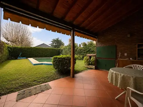 Casa en Venta con 2 cocheras
