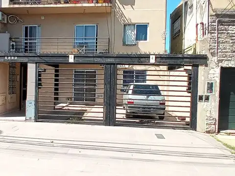 VENTA DE COCHERA DOBLE EN CASEROS FINANCIACION