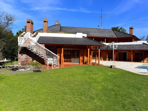 Casa en Venta con 2 cocheras