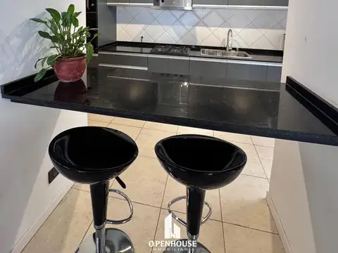 Casa en Alquiler con 2 cocheras