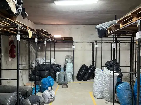 Galpon en Venta 32  mts Fondo