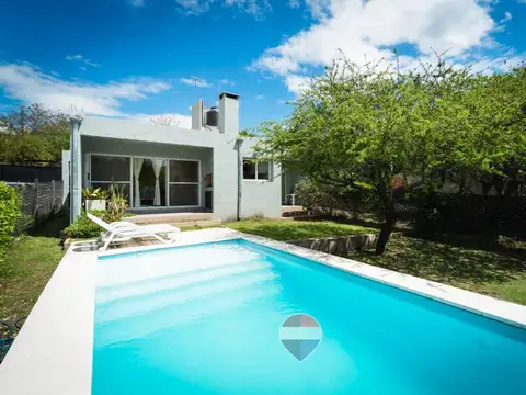 VENTA CASA 2 DORM C/ PILETA, RIO CEBALLOS, CORDOBA