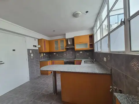 Departamento 4 ambientes con 3 baños
