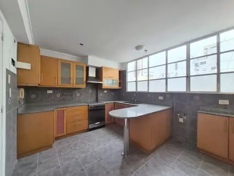 Departamento en Alquiler en Recoleta, USD 1.300