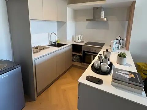 Apartamento de 2 dormitorios con terraza y parrillero, c/cochera en Buceo