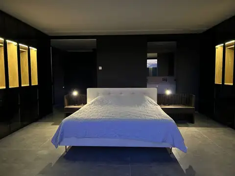 Casa 6 ambientes con 4 baños