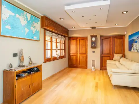 Casa en Venta en Castelar, USD 430.000