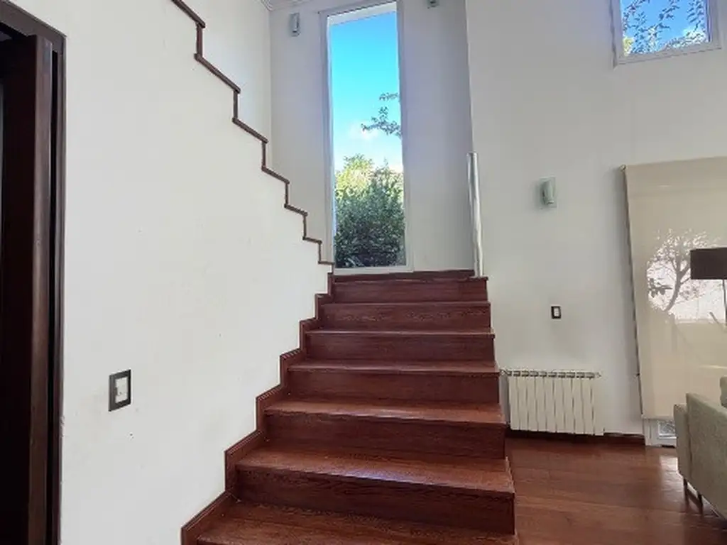 Casa en Venta de 5 Ambientes con Quincho y Piscina en el Exclusivo Club de Campo de Abril - Foto 19