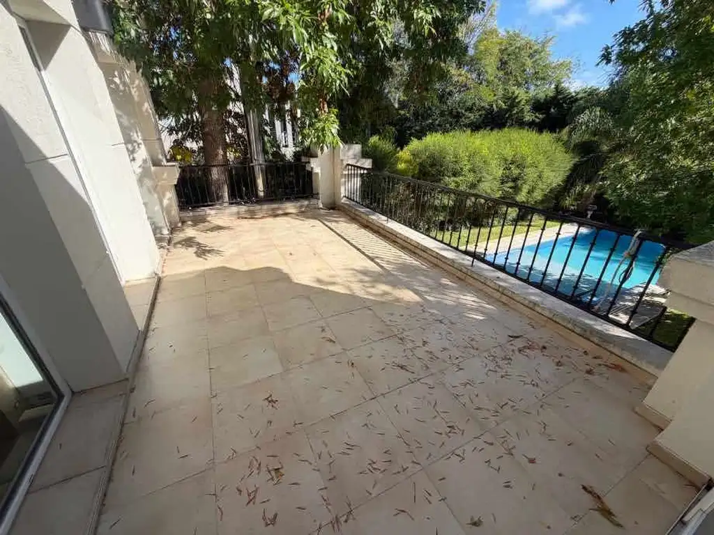 Casa en Venta de 5 Ambientes con Quincho y Piscina en el Exclusivo Club de Campo de Abril - Foto 36