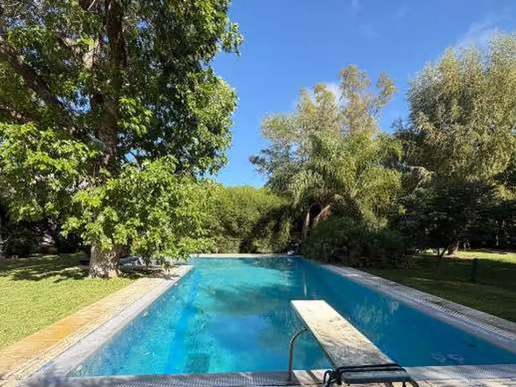 Casa en Venta de 5 Ambientes con Quincho y Piscina en el Exclusivo Club de Campo de Abril - Foto 17