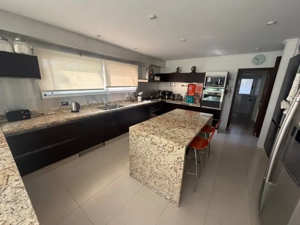Casa en Venta en Abril Club De Campo