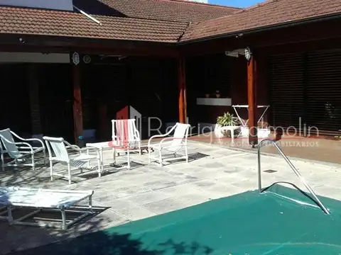 VENDO. Casa en calle 25 de Mayo 934/936. Concordia. ER
