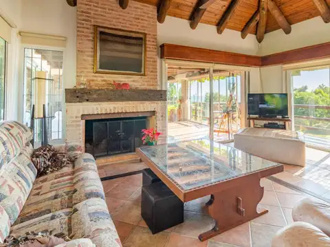 Casa 6 ambientes con 3 baños