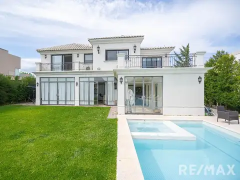 VENTA CASA - 1000mts - Muelle propio - 4 dorm