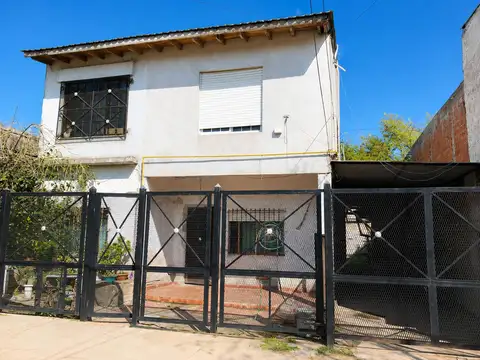 Gran Oportunidad Casa a Refaccionar   Departamento de 3 Ambientes sobre Lote Amplio Florencio Varela