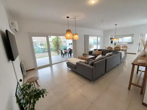Casa en Venta 3 dorm con pileta Barrio La Pedrera, General Roca