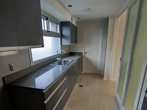 Departamento 6 ambientes con 2 baños