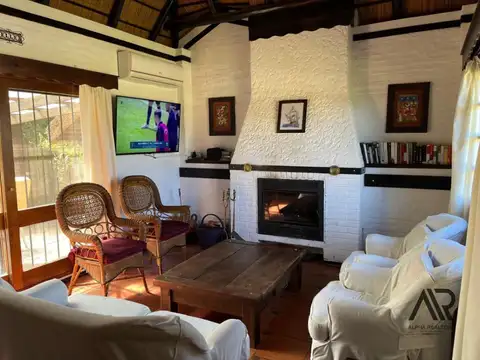 Casa en venta de 4 dormitorios c/ cochera en Pinares