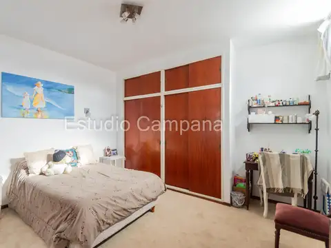 Casa 7 ambientes con 2 baños