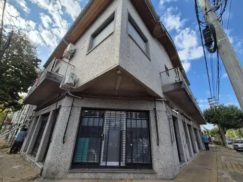 Local en Venta 47 años
