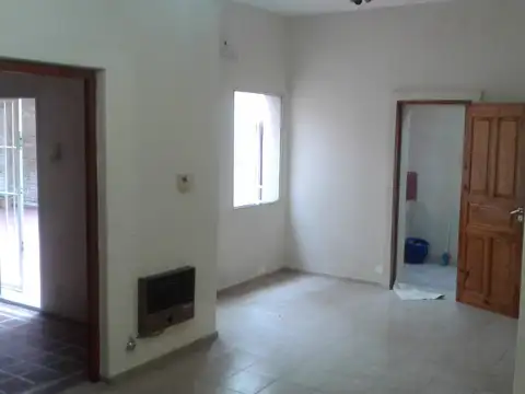 Oficina 3 ambientes con 1 baño