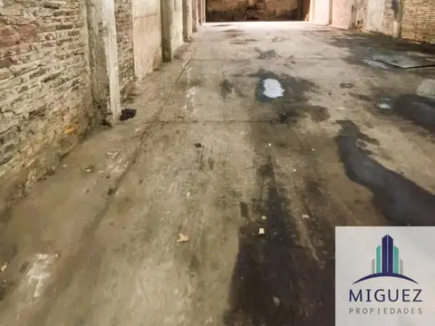 Galpón en alquiler de 240m2 ubicado en Sarandí