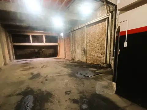 Galpón en alquiler de 240m2 ubicado en Sarandí