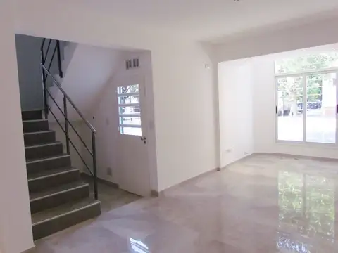 Depto Tipo Casa en Alquiler de 1 dormitorio