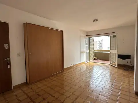 Departamento en alquiler de un dormitorio con balcón, centro, bajos gastos