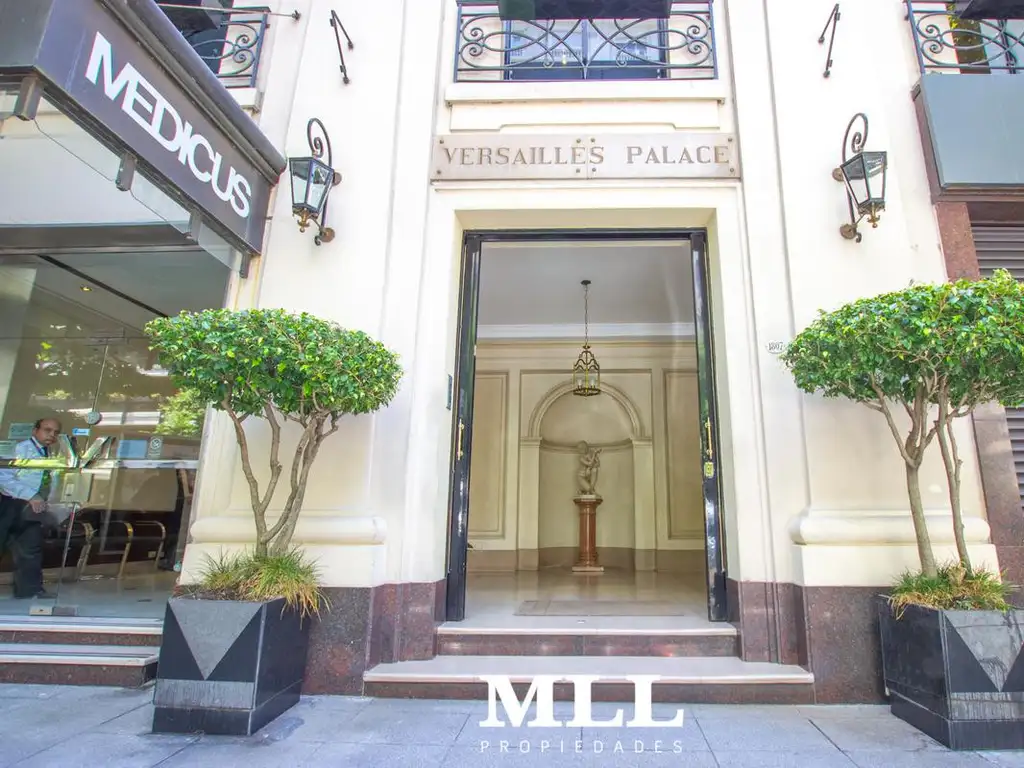 Av. Alvear y Av. Callao. Palacio Versailles. Lindisimo 2 ambientes a contrafrente muy luminoso.