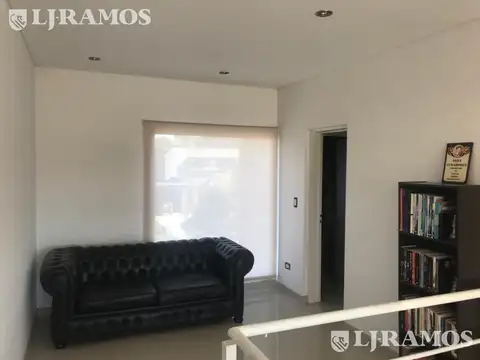 Casa en Venta en El Canton - Norte, USD 370.000