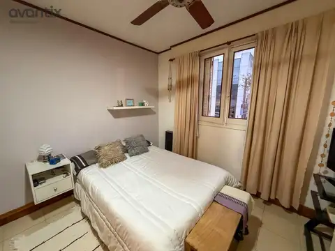 Casa céntrica de 2 habitaciones y cochera