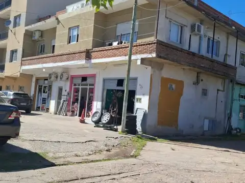 Venta lote con locales y departamentos 4 ambientes