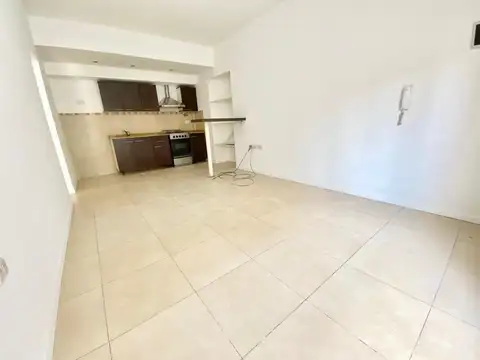 Rivadavia 20100, Piso 1