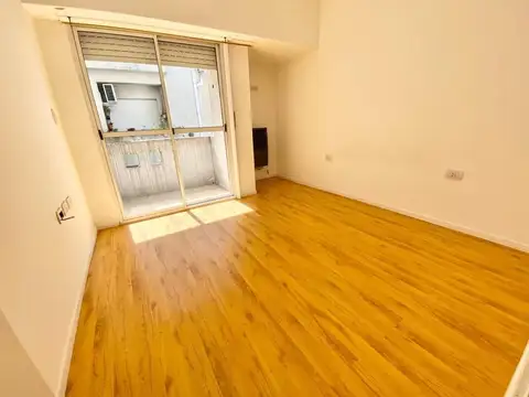 Departamento en Alquiler en Castelar Sur, $ 450.000