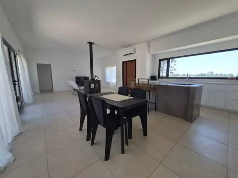 VENTA CASA 4 AMBIENTES ESPINILLO GOLF CLUB