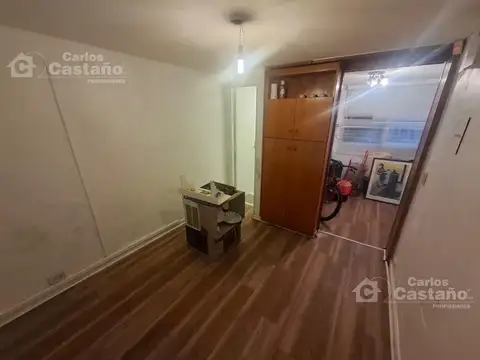 1 c/av. Maipú. Excelente 1 ambiente p/baja frente. T/PH 15m2 apto profesional.