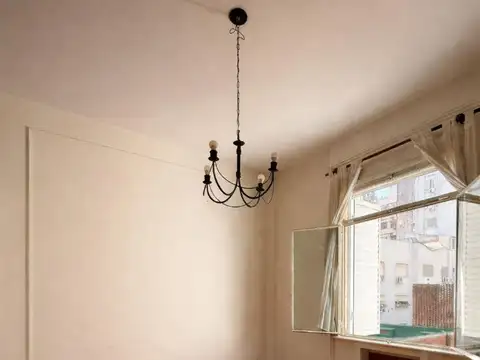 Venta Departamento en Retiro – Edificio Clásico, Apto Profes