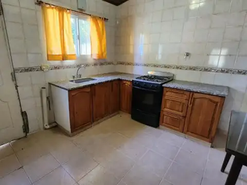 Casa en venta en City Bell. 4 dormitorios