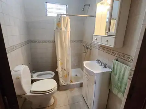 Casa en venta en City Bell. 4 dormitorios