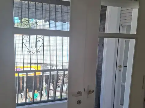 Oficina 3 ambientes con 2 baños