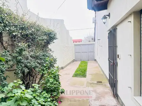 Depto Tipo Casa en Venta con 1 cocheras
